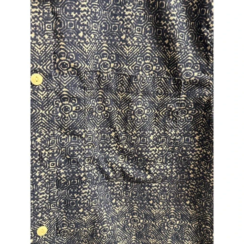 Banana Republic Men's button Down Shirt Slim Fit Size‎ Large W/pocket Blue/white